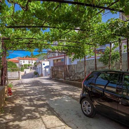 Apartment In Vrbnik/Island Krk 35825 Dış mekan fotoğraf